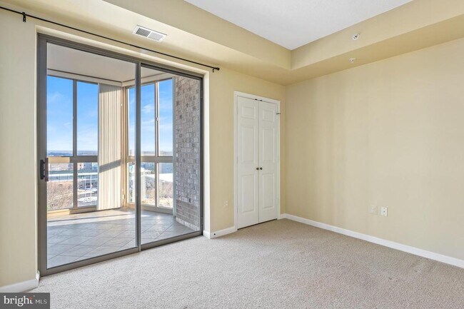 Foto del edificio - 19355 Cypress Ridge Terrace