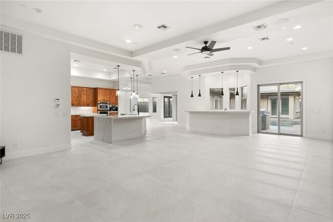 Building Photo - 540 Regents Gate Dr