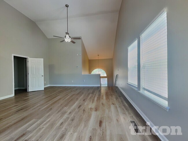 Foto del edificio - 3715 Longview Dr