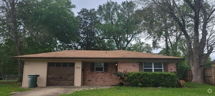 Building Photo - 8775 Greenridge Ln
