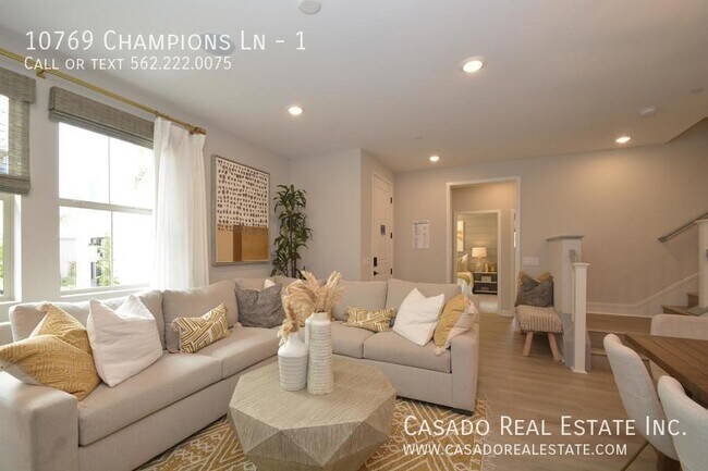 Building Photo - 10769 Champions Ln