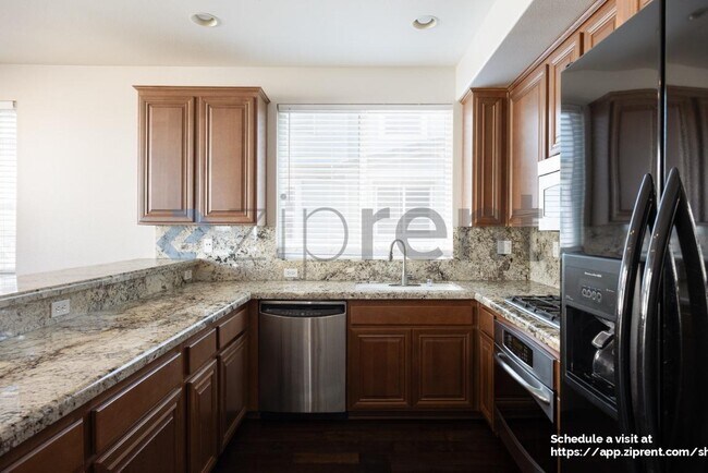 Foto del edificio - 3048 Beachwood Blf Wy