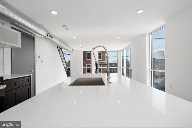 Building Photo - 1500 N 8th St