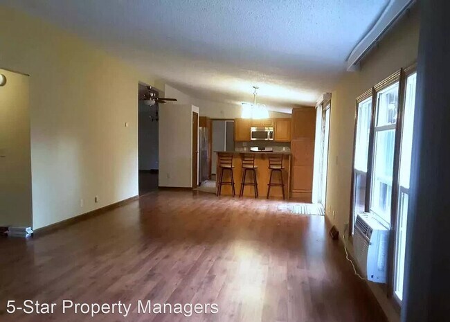 Building Photo - 3 br, 2 bath House - 54020 Echo Lane