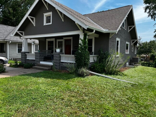 Building Photo - 2245 Ryons St