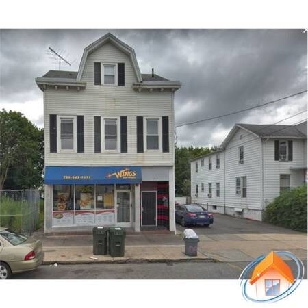 Building Photo - 152 Easton Ave