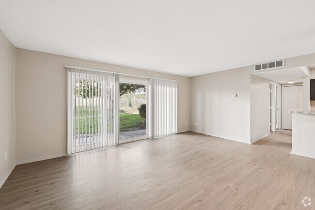 B1 2 habitaciones, 1 baño - 900 pies cuadrados - Sala de estar - Arbor Court