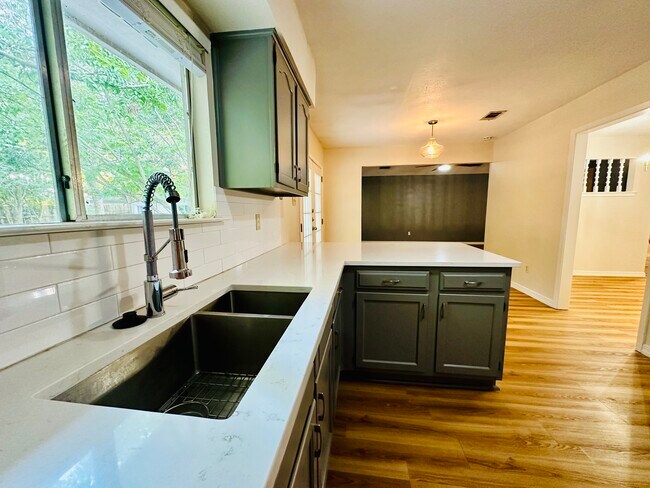 Foto del edificio - 2307 Burly Oak DR