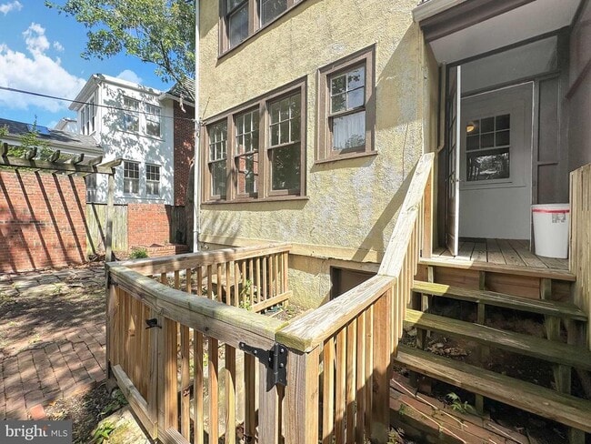 Building Photo - 3822 Veazey St NW