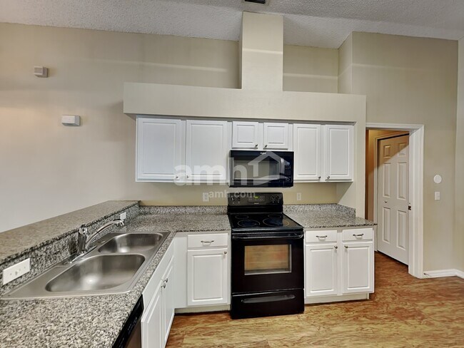 Building Photo - 12915 Fieldmoor Court