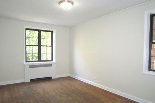 Building Photo - 212 W 22nd St
