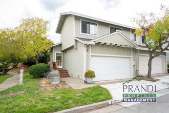 Building Photo - 25 Cedarwood Ln
