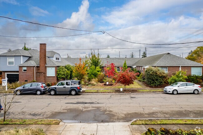 Foto del edificio - 6504 N Commercial Ave