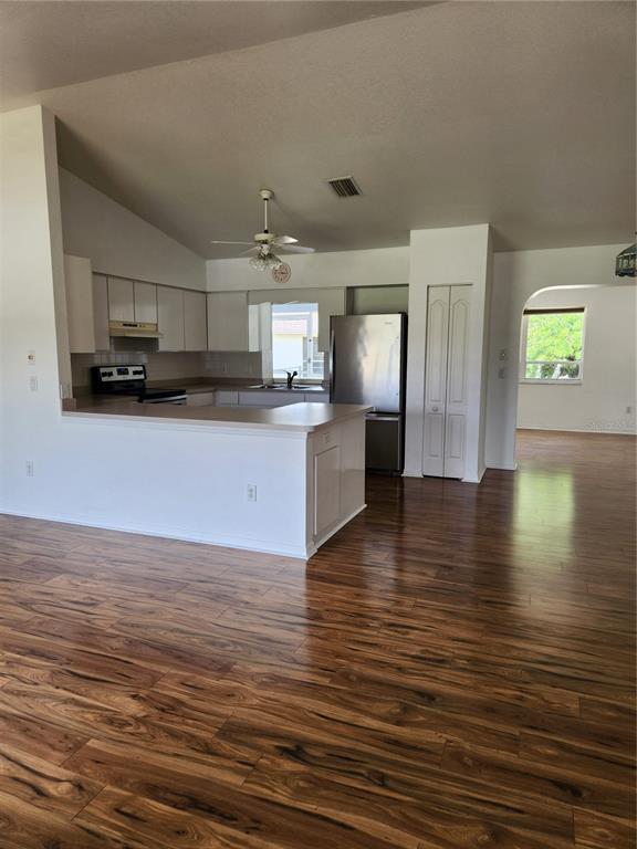 Foto del edificio - 26268 Explorer Rd