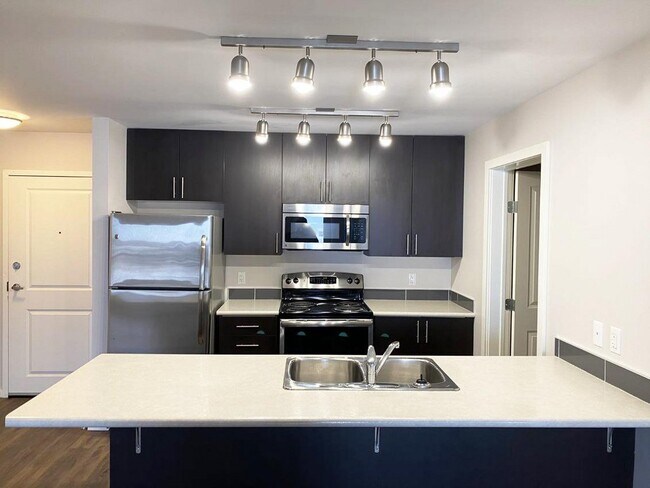 Building Photo - Shaw Estates