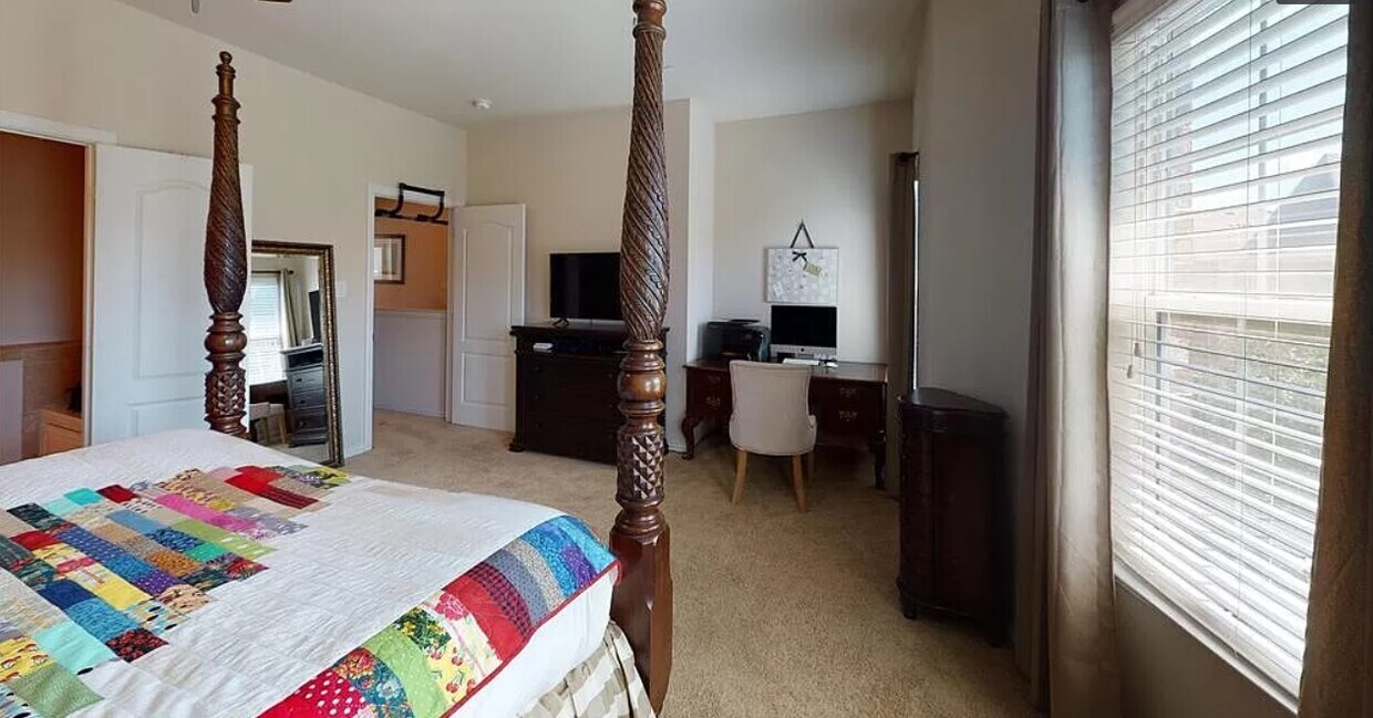 Foto principal - 2500 Rockbrook Dr