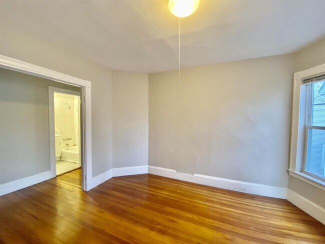 Building Photo - 11 Eustis St