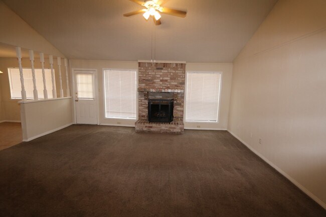 Building Photo - 6842 Ten Curves Rd