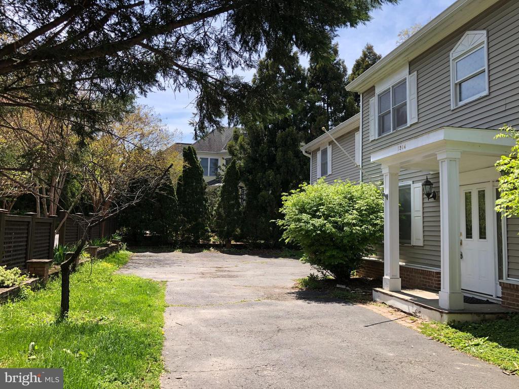 Foto principal - 1314 19th St S