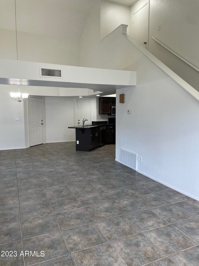 Building Photo - 4365 S Potter Dr