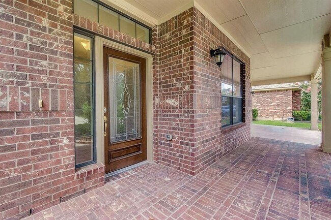 Building Photo - 6843 Emerson Ln