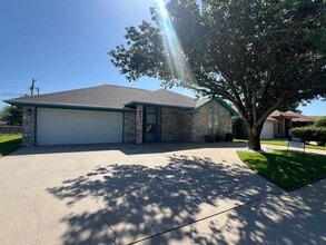 Building Photo - 4403 Chantz Dr