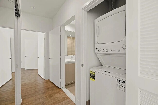 Foto del edificio - 5308 Sepulveda Blvd