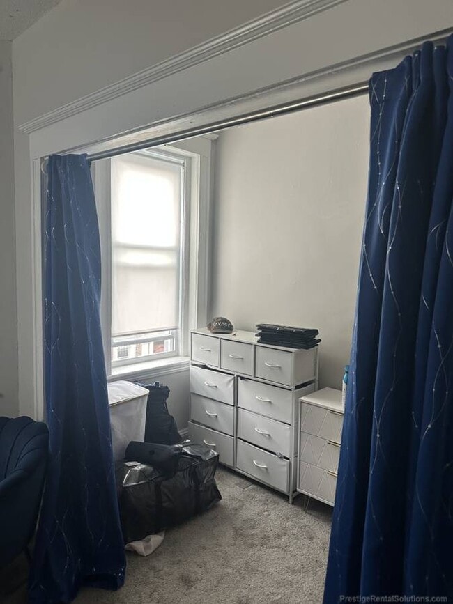 Building Photo - 60 Woodstock Ave