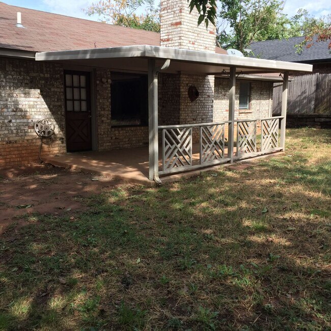 Foto del edificio - Available Now! Edmond near Summit Middle S...