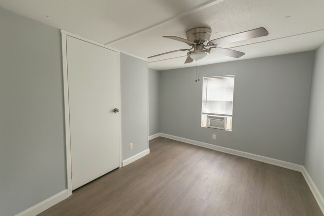 Foto del edificio - Cozy 2 Bedroom Mobile Home - Northside Com...