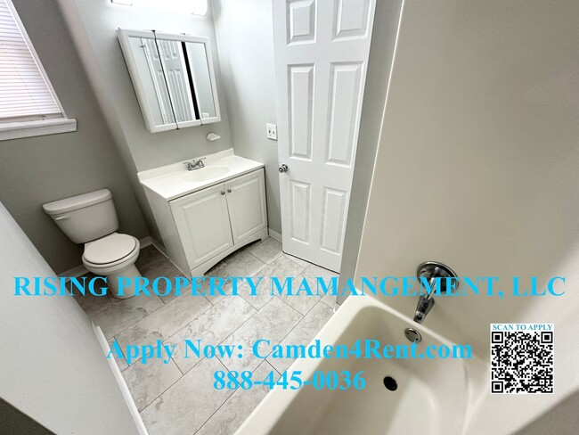 Building Photo - Large Renovated 2 Bedroom 1.5 Bathroom hom...
