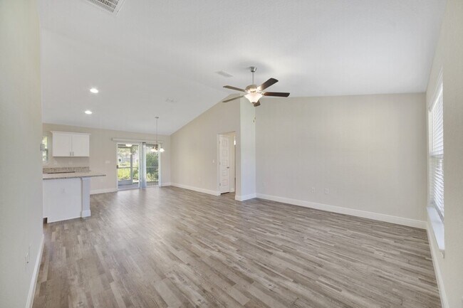 Building Photo - 238 Oak Cir