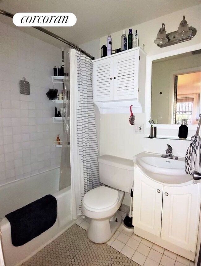 Building Photo - 443 Pacific St