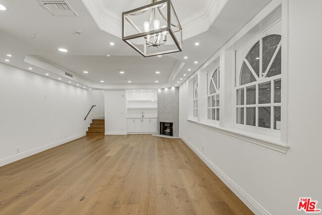 Foto del edificio - 342 N Palm Dr