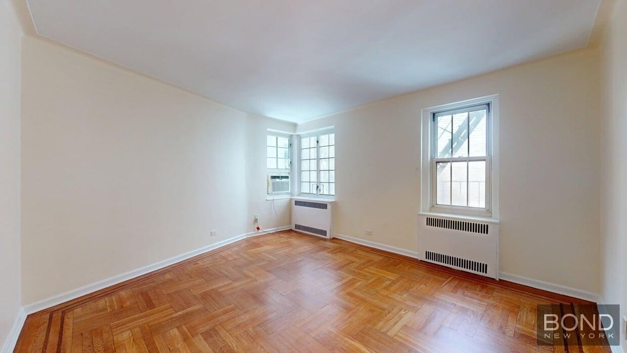 Photo - 1 JANE STREET-3 E