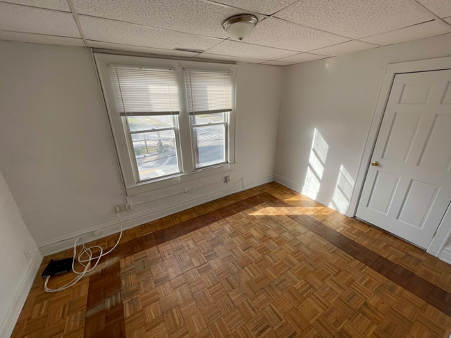 Building Photo - 1603 7th Ave