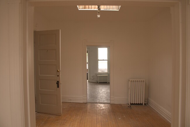 Foto del edificio - 348 Park Ave