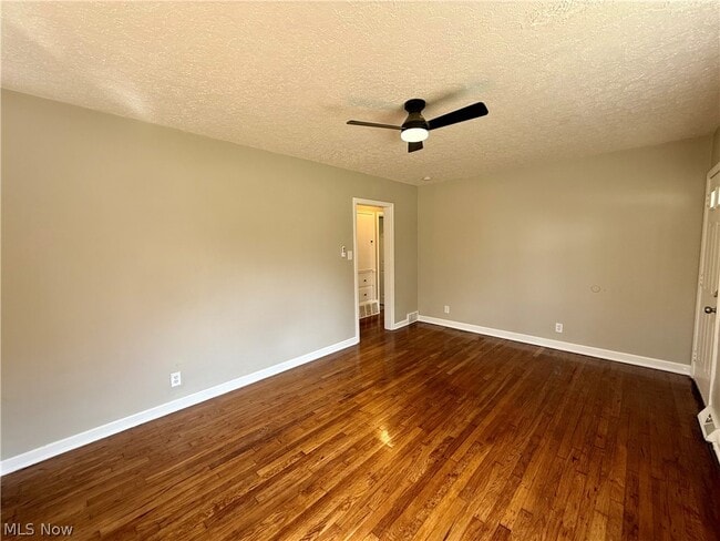 Building Photo - 857 Kennebec Ave