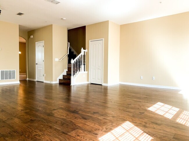 Building Photo - 4310 Regal Town Ln