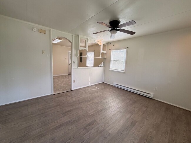 Foto del edificio - 1437 Oakcrest Dr