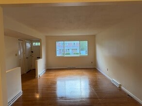 Building Photo - 12 Kippy Dr