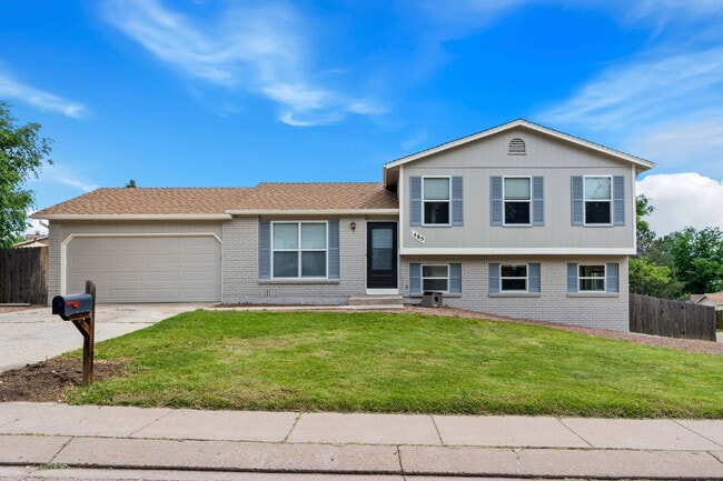 Building Photo - 465 Saddlemountain Rd