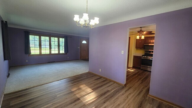 Foto del edificio - Charming 3-Bedroom Home in Prime Ankeny Lo...