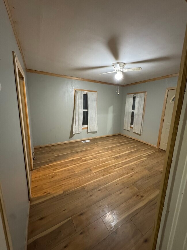 Foto del edificio - 117 E Hibbing Ave