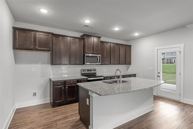 Building Photo - 3216 Southfield Ln