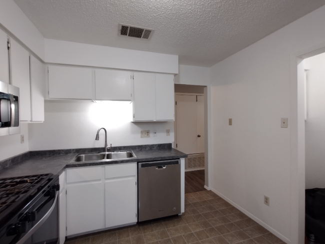 Foto del edificio - 1620 W Braker Ln