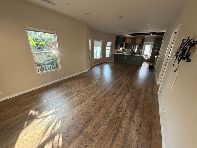 Foto del edificio - Charming 2BR / 2BATH House in Long Beach -...