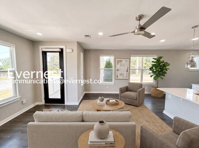 Building Photo - 4-Bed/2.5-Bath/ Pet Friendly/ Available Soon!