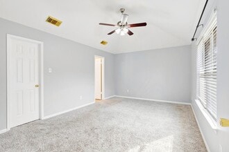 Building Photo - 2922 Abbey Field Dr