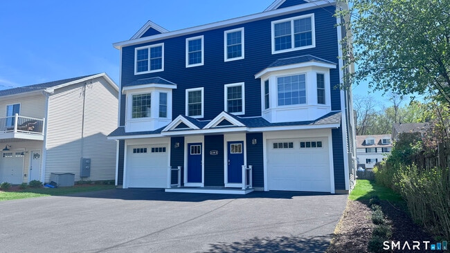 Building Photo - 44 Mettler St